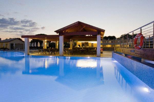 Island Blue Hotel Pefki  Экстерьер фото